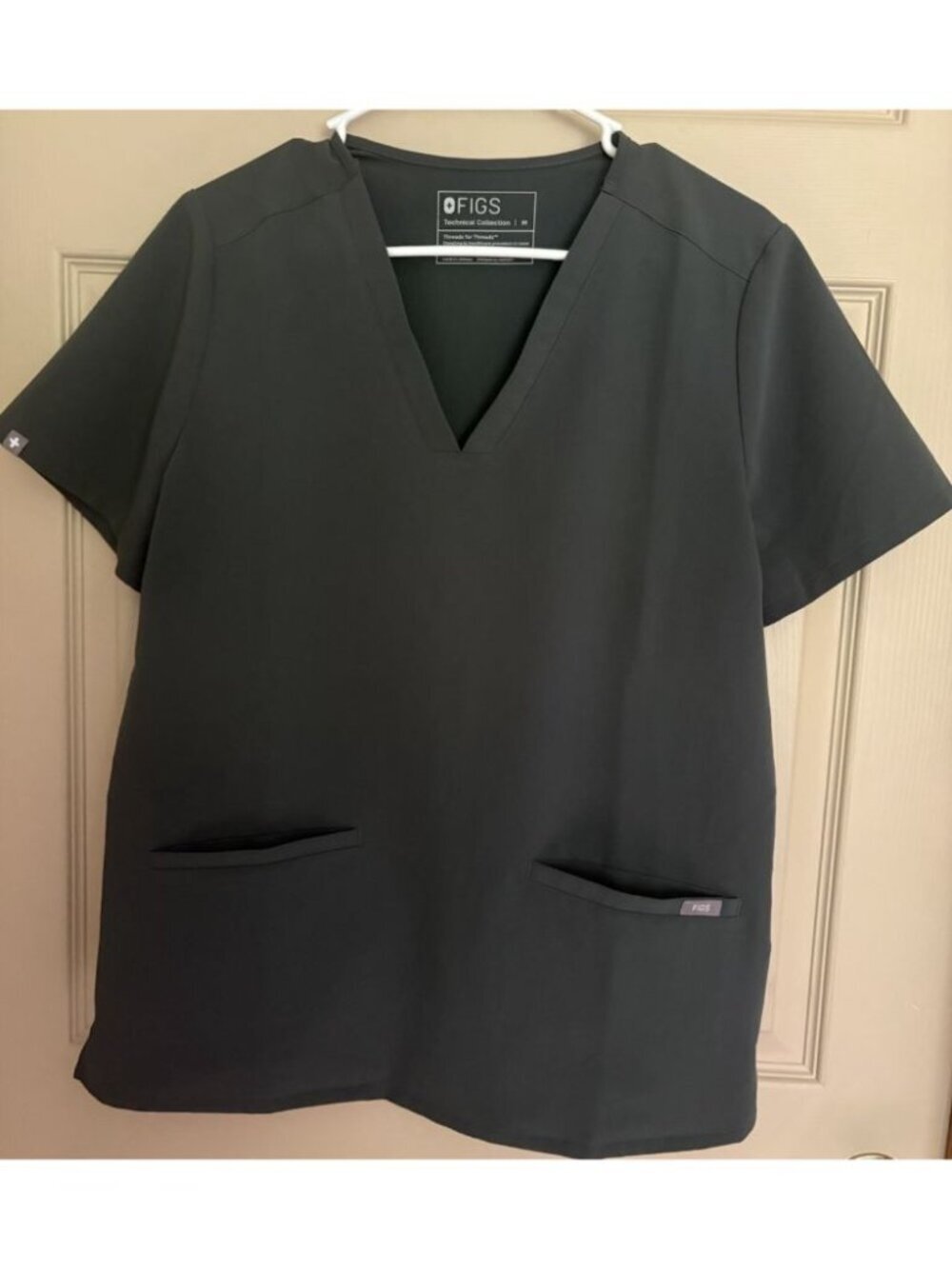 FIGS Scrub Top Womens M PO 2491 Moss Bonsai Two Pocket